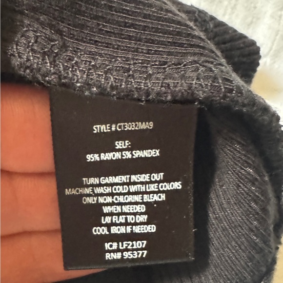 Sanctuary Essentials Sleeveless Mock Neck Tank Black Size Large. Worn Once EUC! - Picture 9 of 10